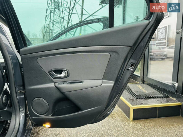 Серый Рено Меган, объемом двигателя 1.87 л и пробегом 228 тыс. км за 8500 $, фото 21 на Automoto.ua