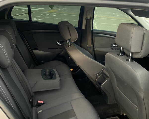 Серый Рено Меган, объемом двигателя 1.4 л и пробегом 243 тыс. км за 6200 $, фото 5 на Automoto.ua