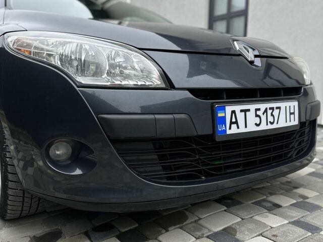 Серый Рено Меган, объемом двигателя 1.5 л и пробегом 214 тыс. км за 6800 $, фото 2 на Automoto.ua