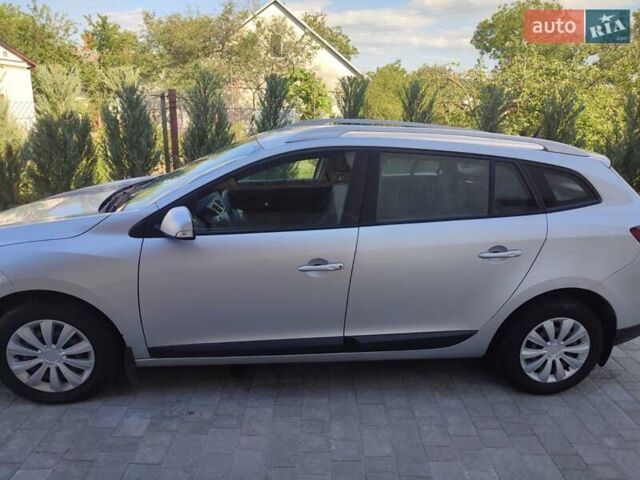 Серый Рено Меган, объемом двигателя 1.5 л и пробегом 238 тыс. км за 7000 $, фото 22 на Automoto.ua