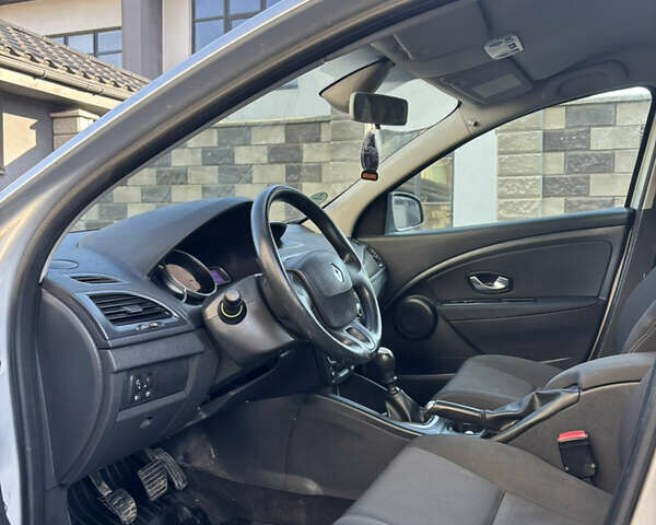 Серый Рено Меган, объемом двигателя 1.46 л и пробегом 244 тыс. км за 4950 $, фото 25 на Automoto.ua