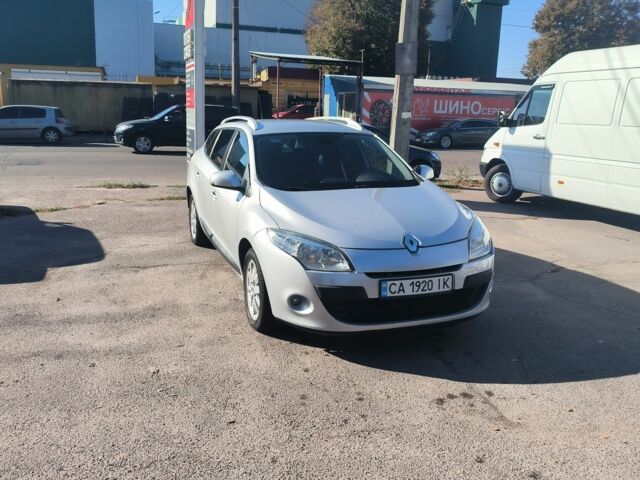 Серый Рено Меган, объемом двигателя 1.5 л и пробегом 390 тыс. км за 5100 $, фото 2 на Automoto.ua