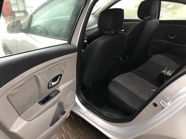 Серый Рено Меган, объемом двигателя 1.5 л и пробегом 260 тыс. км за 5600 $, фото 3 на Automoto.ua