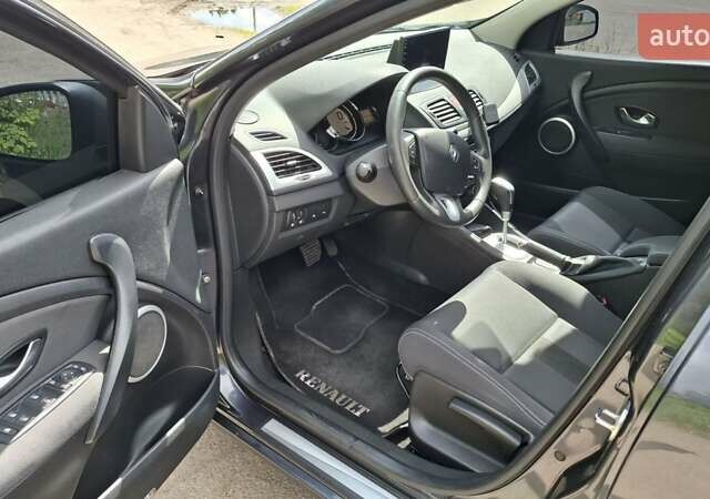 Серый Рено Меган, объемом двигателя 1.5 л и пробегом 310 тыс. км за 5999 $, фото 7 на Automoto.ua