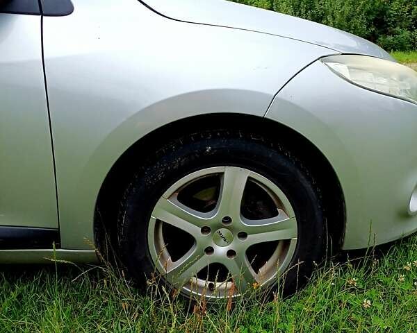 Рено Меган 2010 в Житомире на Automoto.ua Серый Рено Меган, объемом двигателя 1.46 л и пробегом 248 тыс. км за 7400 $, фото 1 на Automoto.ua