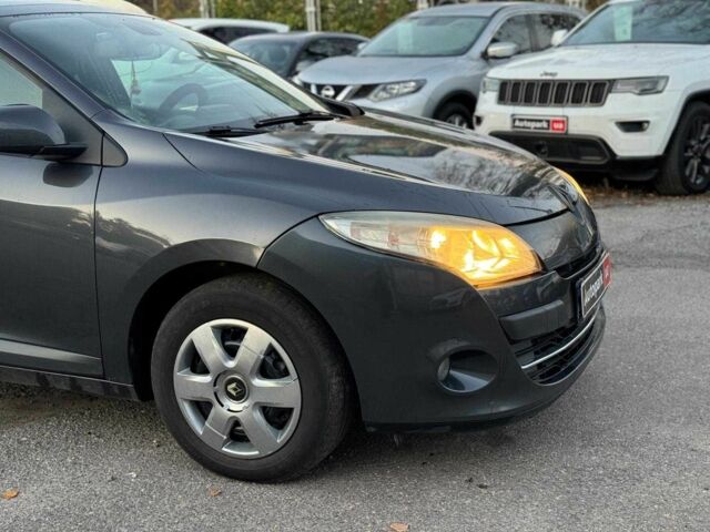 Серый Рено Меган, объемом двигателя 1.9 л и пробегом 297 тыс. км за 6690 $, фото 3 на Automoto.ua