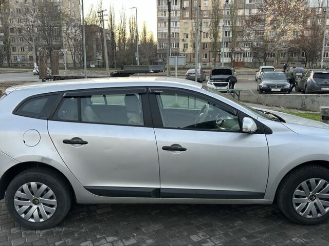 Сірий Рено Меган, об'ємом двигуна 1.5 л та пробігом 250 тис. км за 6999 $, фото 2 на Automoto.ua