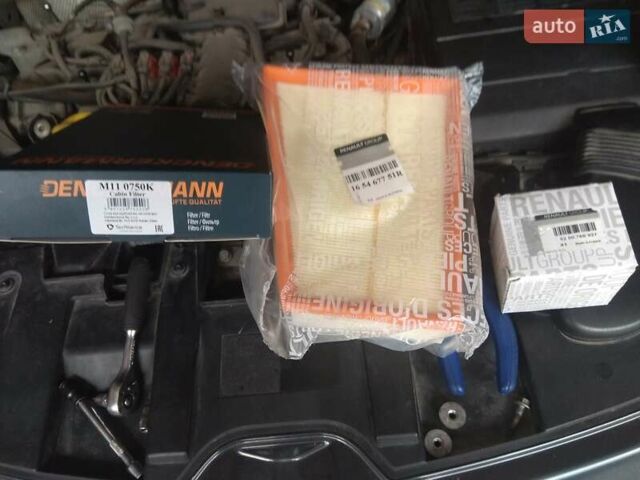 Серый Рено Меган, объемом двигателя 1.4 л и пробегом 250 тыс. км за 7500 $, фото 217 на Automoto.ua