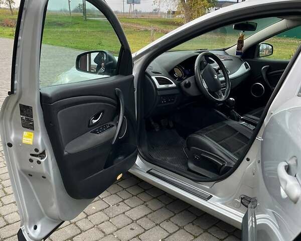 Сірий Рено Меган, об'ємом двигуна 1.87 л та пробігом 267 тис. км за 6900 $, фото 18 на Automoto.ua