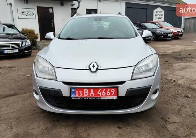 Серый Рено Меган, объемом двигателя 1.46 л и пробегом 236 тыс. км за 6750 $, фото 1 на Automoto.ua