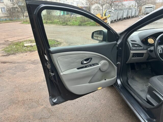 Серый Рено Меган, объемом двигателя 1.5 л и пробегом 285 тыс. км за 5700 $, фото 8 на Automoto.ua