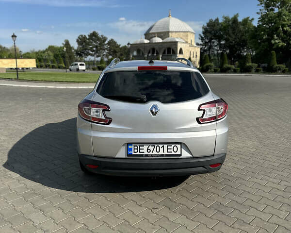 Серый Рено Меган, объемом двигателя 1.46 л и пробегом 170 тыс. км за 6800 $, фото 5 на Automoto.ua