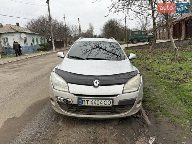 Серый Рено Меган, объемом двигателя 1.46 л и пробегом 300 тыс. км за 4200 $, фото 1 на Automoto.ua