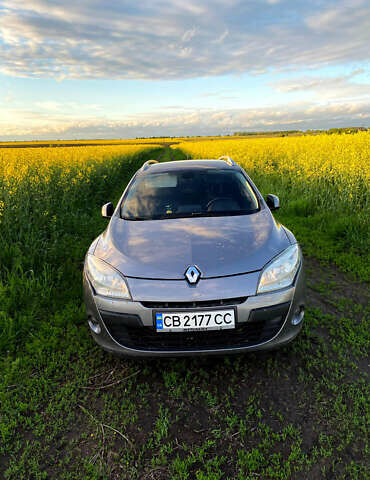 Серый Рено Меган, объемом двигателя 1.46 л и пробегом 293 тыс. км за 7800 $, фото 12 на Automoto.ua