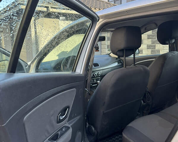 Серый Рено Меган, объемом двигателя 1.46 л и пробегом 244 тыс. км за 4950 $, фото 28 на Automoto.ua