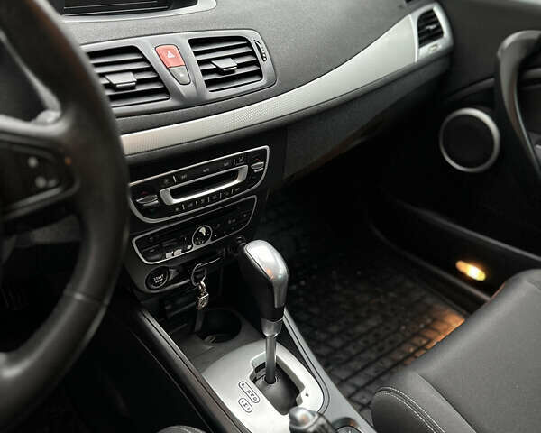 Серый Рено Меган, объемом двигателя 1.5 л и пробегом 215 тыс. км за 6800 $, фото 28 на Automoto.ua