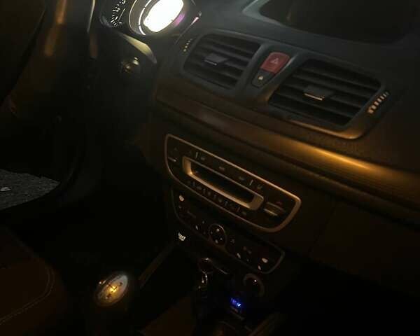 Серый Рено Меган, объемом двигателя 1.46 л и пробегом 274 тыс. км за 7100 $, фото 36 на Automoto.ua