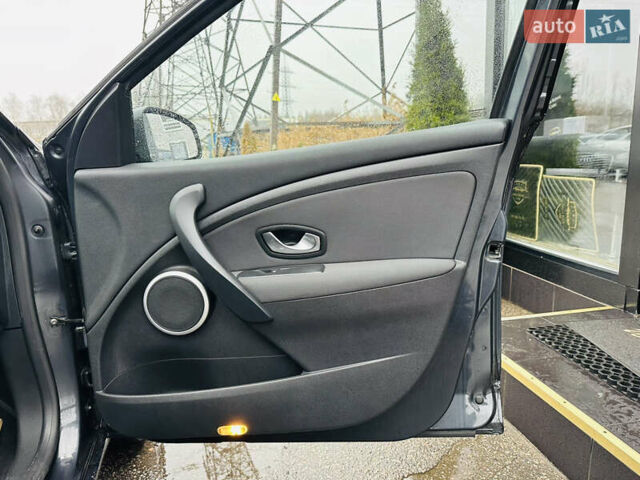 Серый Рено Меган, объемом двигателя 1.87 л и пробегом 228 тыс. км за 8500 $, фото 24 на Automoto.ua