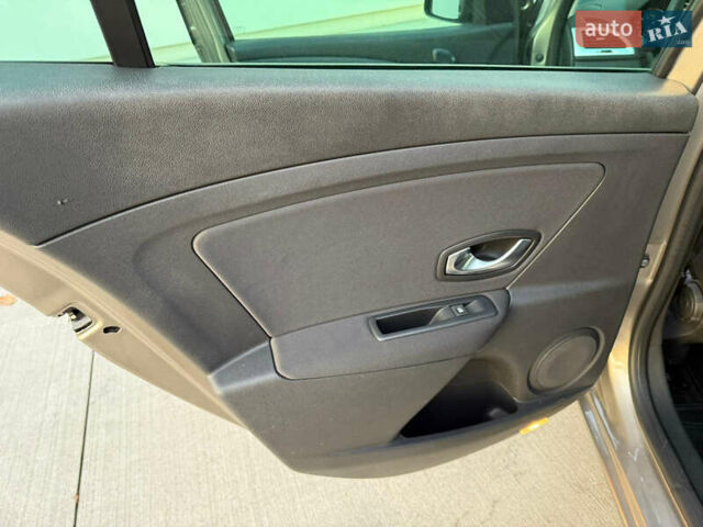 Серый Рено Меган, объемом двигателя 1.4 л и пробегом 193 тыс. км за 6700 $, фото 22 на Automoto.ua