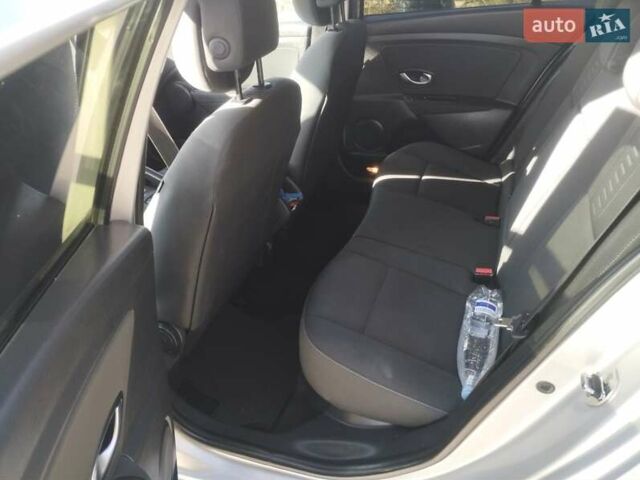 Серый Рено Меган, объемом двигателя 1.6 л и пробегом 205 тыс. км за 6400 $, фото 2 на Automoto.ua