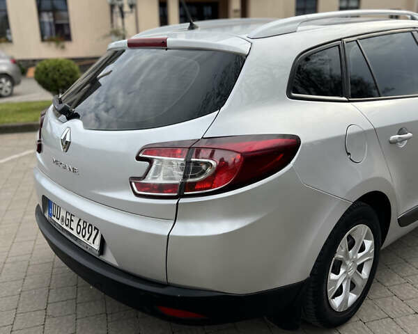 Серый Рено Меган, объемом двигателя 1.5 л и пробегом 265 тыс. км за 5499 $, фото 12 на Automoto.ua