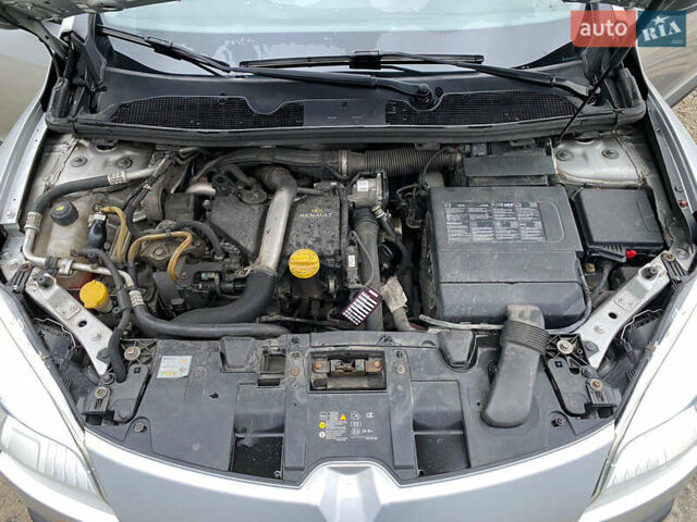 Серый Рено Меган, объемом двигателя 1.46 л и пробегом 300 тыс. км за 6300 $, фото 18 на Automoto.ua