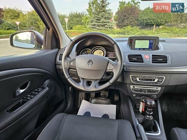 Серый Рено Меган, объемом двигателя 1.6 л и пробегом 195 тыс. км за 7850 $, фото 76 на Automoto.ua