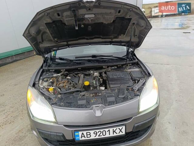 Сірий Рено Меган, об'ємом двигуна 1.5 л та пробігом 310 тис. км за 6800 $, фото 32 на Automoto.ua