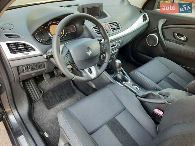 Серый Рено Меган, объемом двигателя 1.6 л и пробегом 183 тыс. км за 7600 $, фото 26 на Automoto.ua