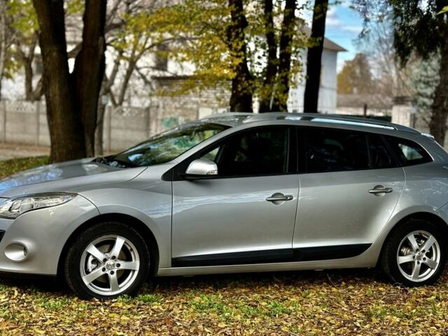 Серый Рено Меган, объемом двигателя 1.5 л и пробегом 280 тыс. км за 6800 $, фото 6 на Automoto.ua