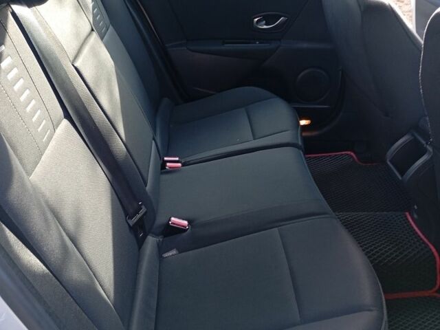 Серый Рено Меган, объемом двигателя 1.6 л и пробегом 204 тыс. км за 7200 $, фото 6 на Automoto.ua