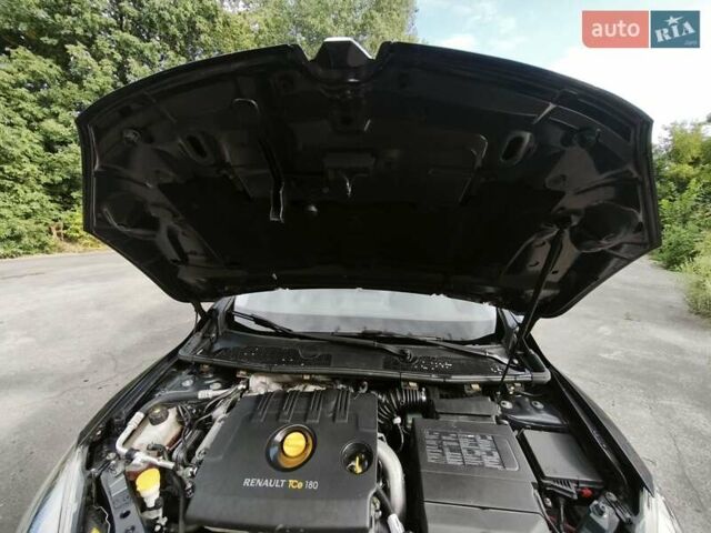 Серый Рено Меган, объемом двигателя 2 л и пробегом 125 тыс. км за 9950 $, фото 30 на Automoto.ua