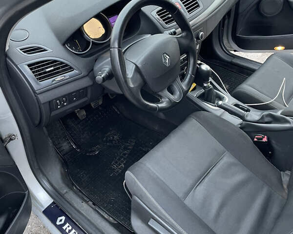 Сірий Рено Меган, об'ємом двигуна 1.46 л та пробігом 346 тис. км за 5999 $, фото 7 на Automoto.ua