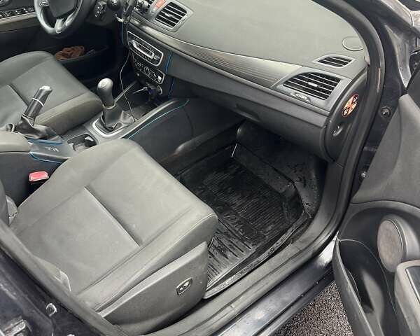 Сірий Рено Меган, об'ємом двигуна 1.46 л та пробігом 330 тис. км за 7100 $, фото 8 на Automoto.ua