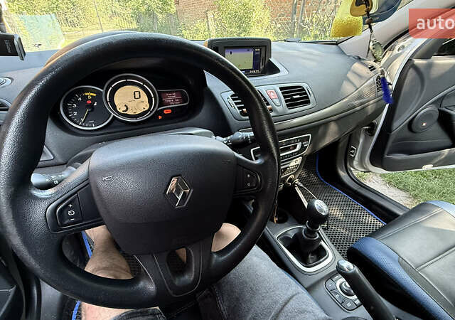 Рено Меган 2010 у Львові на Automoto.ua Сірий Рено Меган, об'ємом двигуна 1.46 л та пробігом 320 тис. км за 6000 $, фото 8 на Automoto.ua