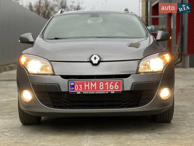 Серый Рено Меган, объемом двигателя 1.6 л и пробегом 182 тыс. км за 7800 $, фото 1 на Automoto.ua