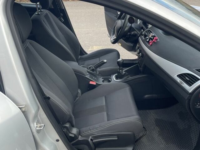 Серый Рено Меган, объемом двигателя 1.5 л и пробегом 280 тыс. км за 6100 $, фото 9 на Automoto.ua