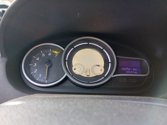 Серый Рено Меган, объемом двигателя 1.6 л и пробегом 204 тыс. км за 7200 $, фото 14 на Automoto.ua