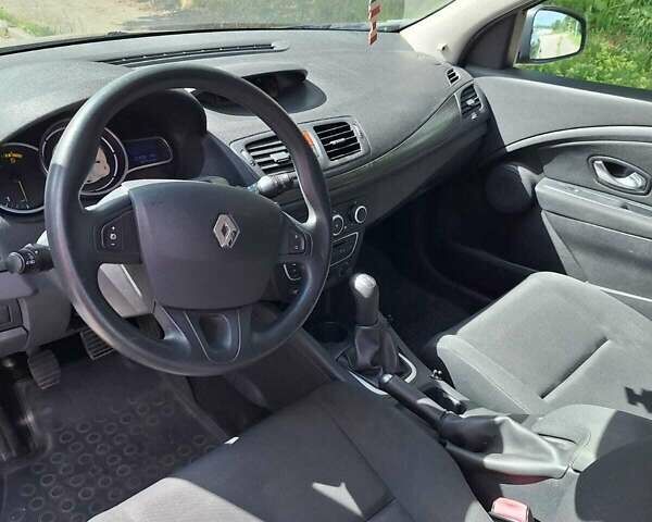 Сірий Рено Меган, об'ємом двигуна 0 л та пробігом 226 тис. км за 6500 $, фото 5 на Automoto.ua