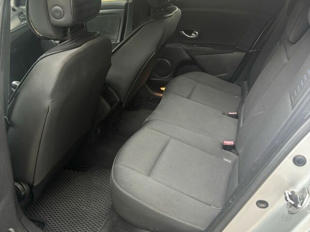 Серый Рено Меган, объемом двигателя 1.5 л и пробегом 270 тыс. км за 5700 $, фото 8 на Automoto.ua