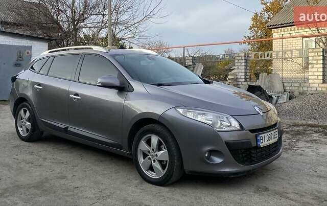Серый Рено Меган, объемом двигателя 1.5 л и пробегом 320 тыс. км за 7000 $, фото 1 на Automoto.ua