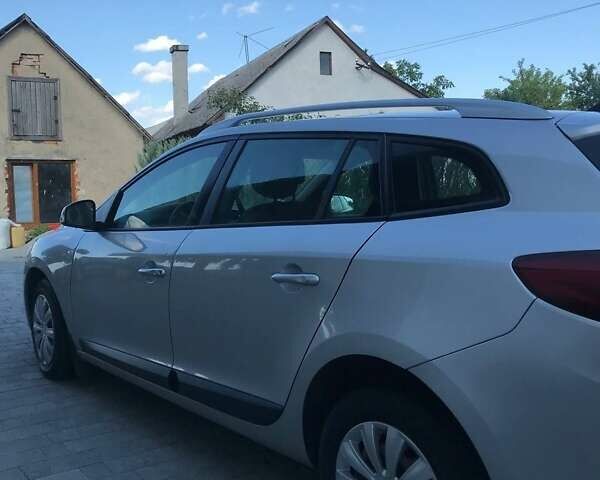 Серый Рено Меган, объемом двигателя 1.5 л и пробегом 238 тыс. км за 7000 $, фото 5 на Automoto.ua