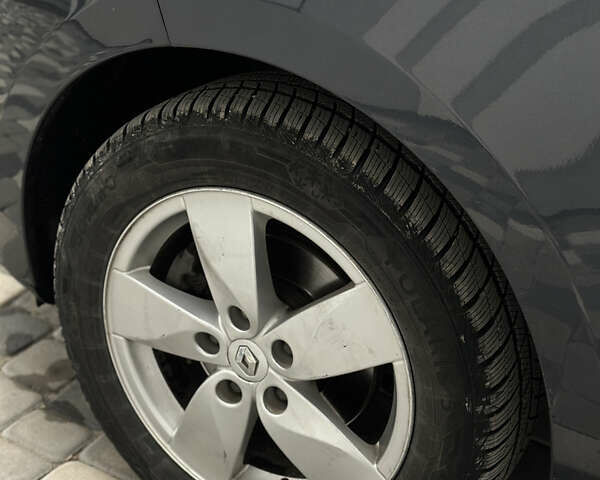 Серый Рено Меган, объемом двигателя 1.5 л и пробегом 215 тыс. км за 6800 $, фото 12 на Automoto.ua