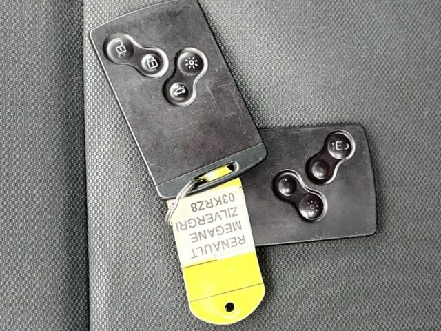 Серый Рено Меган, объемом двигателя 1 л и пробегом 239 тыс. км за 7399 $, фото 16 на Automoto.ua