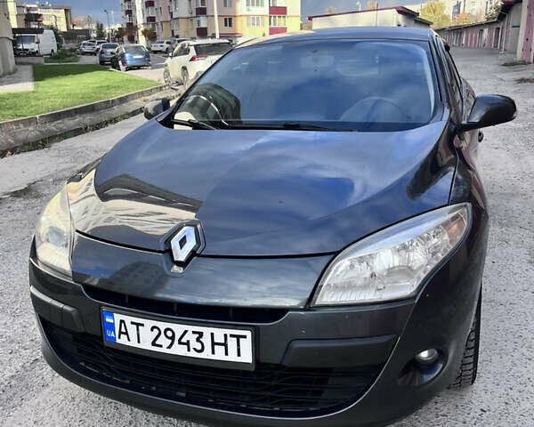 Серый Рено Меган, объемом двигателя 1.46 л и пробегом 325 тыс. км за 6400 $, фото 3 на Automoto.ua