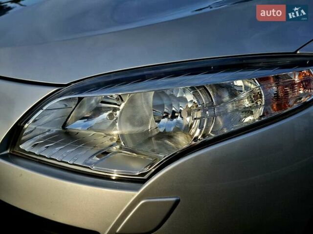 Серый Рено Меган, объемом двигателя 1.6 л и пробегом 195 тыс. км за 7850 $, фото 41 на Automoto.ua