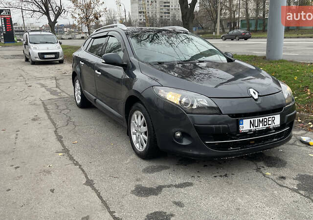 Сірий Рено Меган, об'ємом двигуна 1.46 л та пробігом 350 тис. км за 7500 $, фото 6 на Automoto.ua