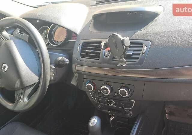 Серый Рено Меган, объемом двигателя 1.46 л и пробегом 228 тыс. км за 6500 $, фото 11 на Automoto.ua