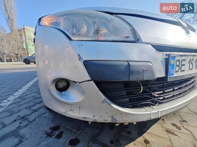 Серый Рено Меган, объемом двигателя 1.46 л и пробегом 330 тыс. км за 5000 $, фото 13 на Automoto.ua