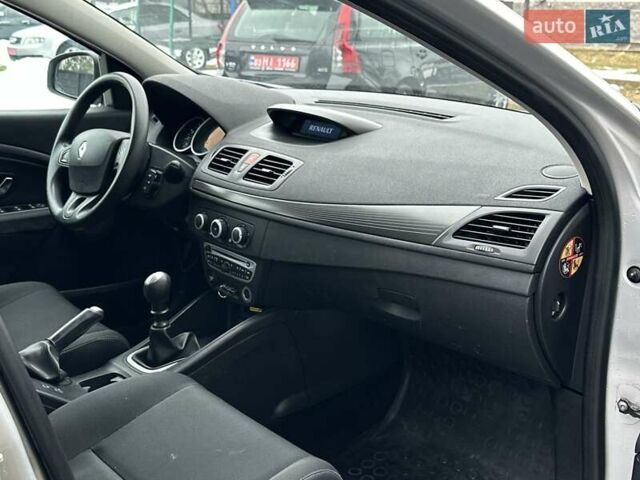 Серый Рено Меган, объемом двигателя 1.46 л и пробегом 350 тыс. км за 6200 $, фото 19 на Automoto.ua